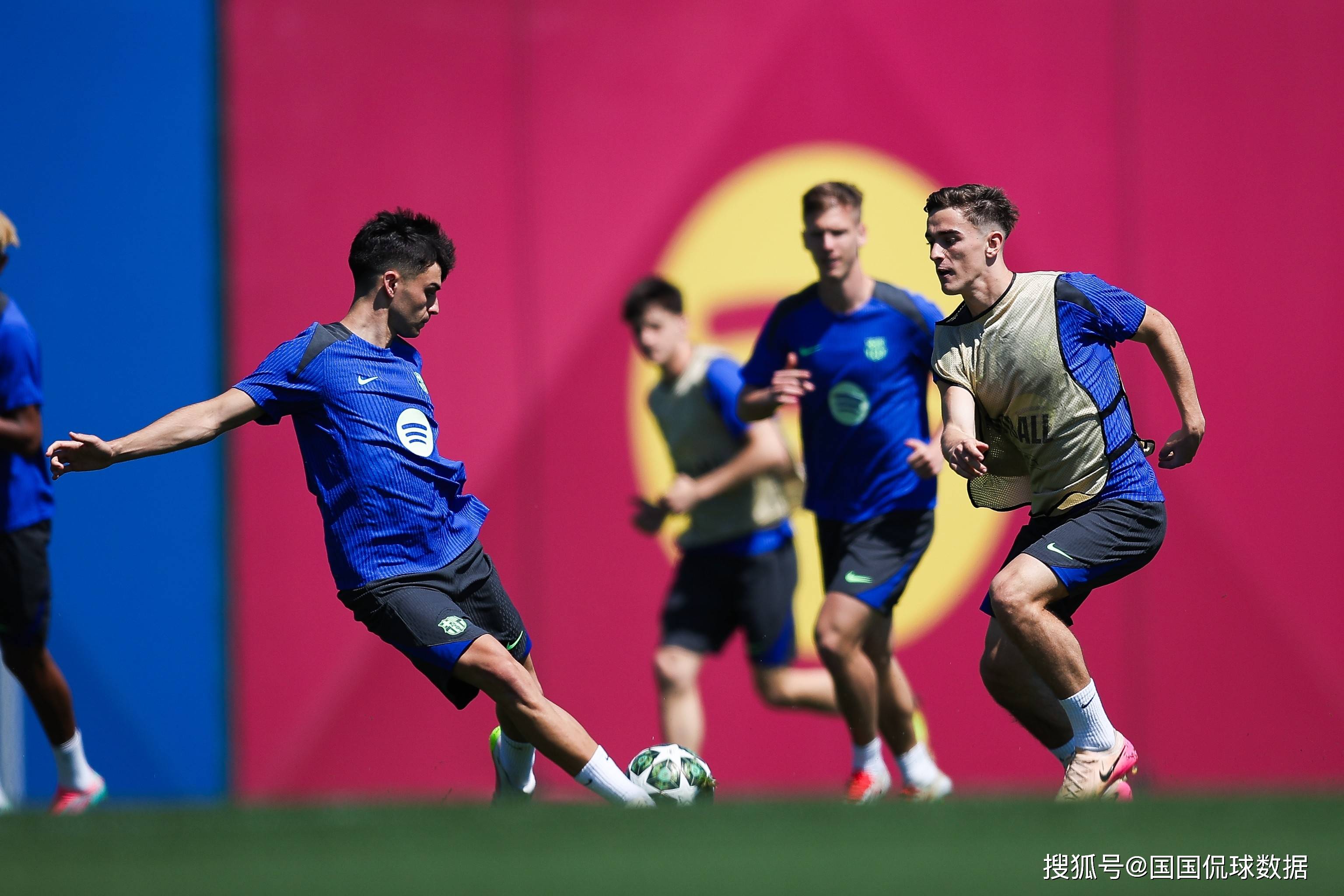 包含赛前英超焦点战，洛杉矶快船扳平良机，赛场秩序良好，赛程密集仍需轮换的词条ios版下载